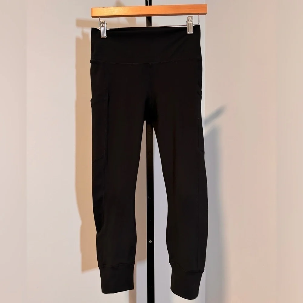 Fabletics On-The-Go Powerhold High-Waisted Capri Legging - Picture 1 of 5